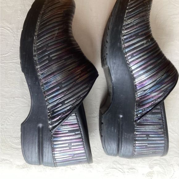 DANSKO Multicolor Iridescent Striped Clog size 36 or size 5.5 or 6 in US - Picture 4 of 12
